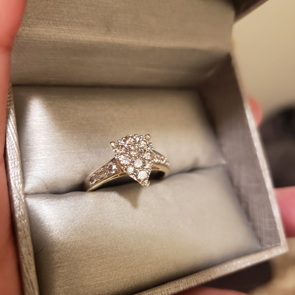 10k yellow gold 1 carat real diamonds ring - Picture 6 of 9